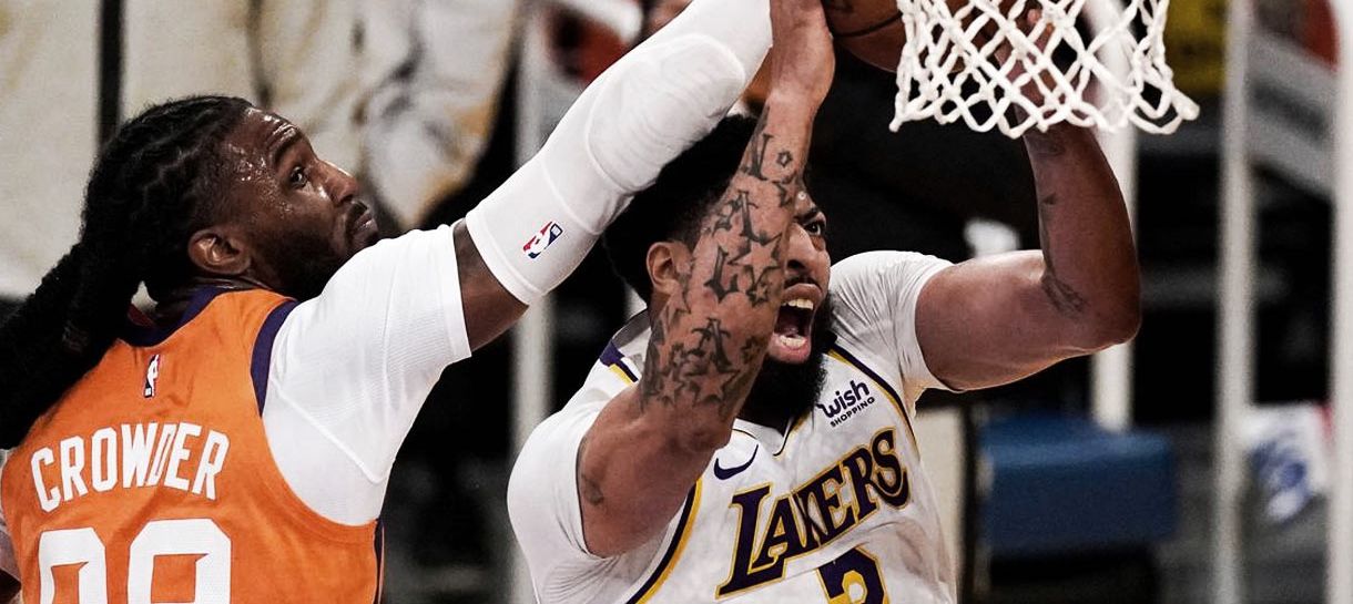 Lakers perde Anthony Davis e jogo chave para o Suns em Los Angeles