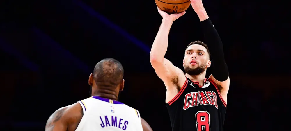 NBA: Lakers deve trocar 4 jogadores por Zach LaVine?