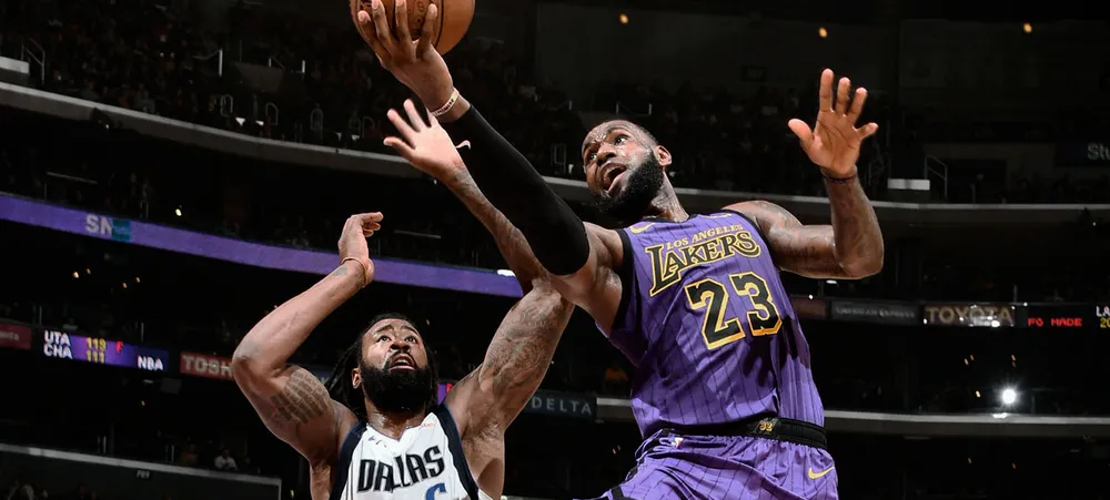 Lakers começa mal, se recupera e vence em Los Angeles