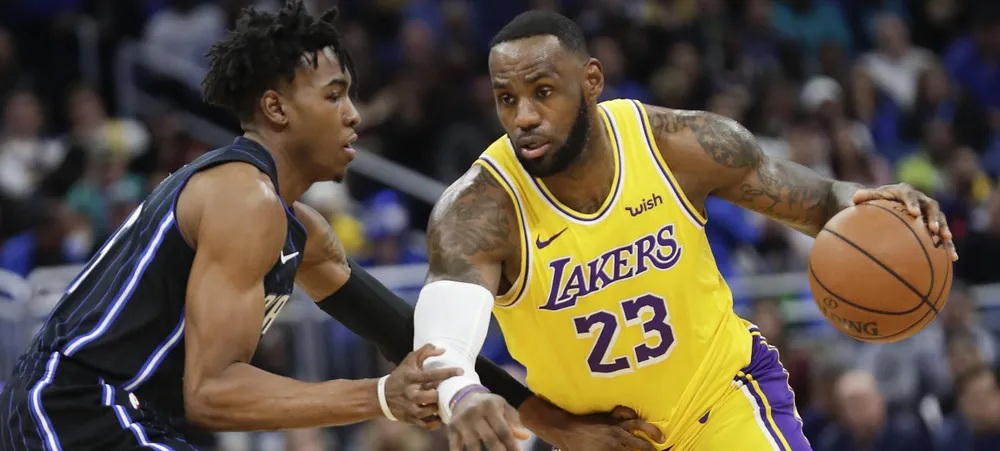 Lakers recebe Magic em busca da décima vitória seguida
