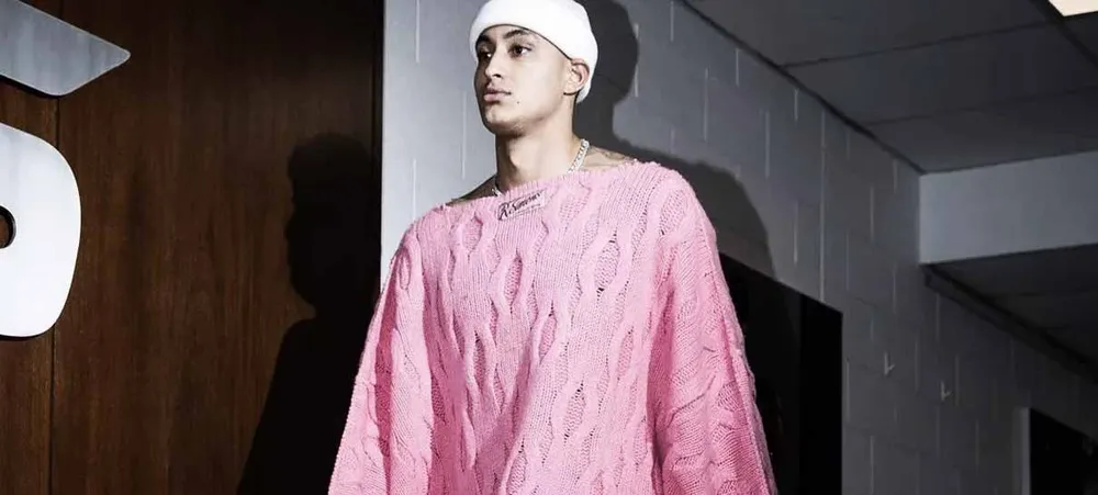 NBA: Kyle Kuzma vira alvo de piadas ao usar suéter gigantesco de mais de 9 mil reais