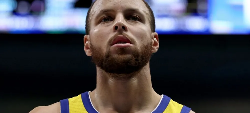 NBA: Stephen Curry escala melhor time de todos os tempos com três jogadores do Lakers