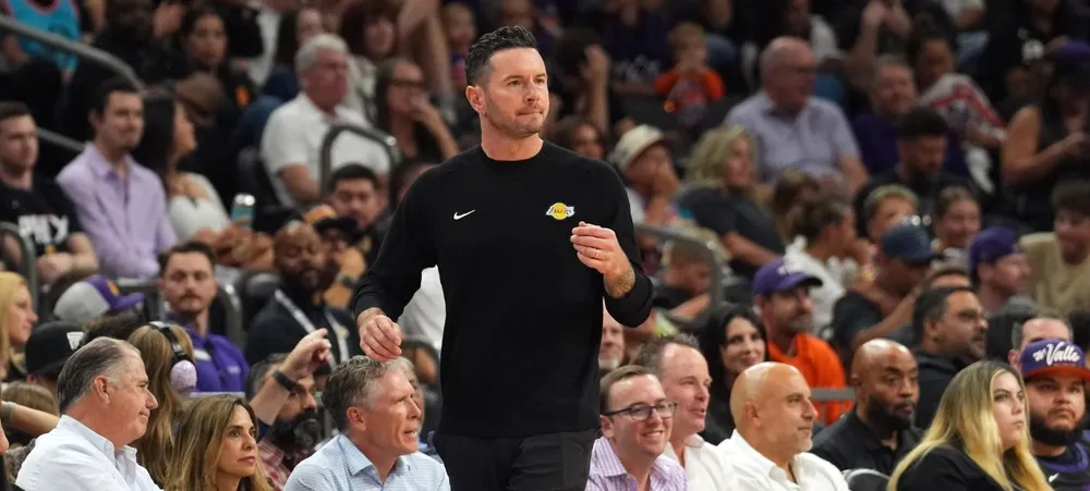 JJ Redick leva banho de gelo dos jogadores por 1ª vitória na NBA