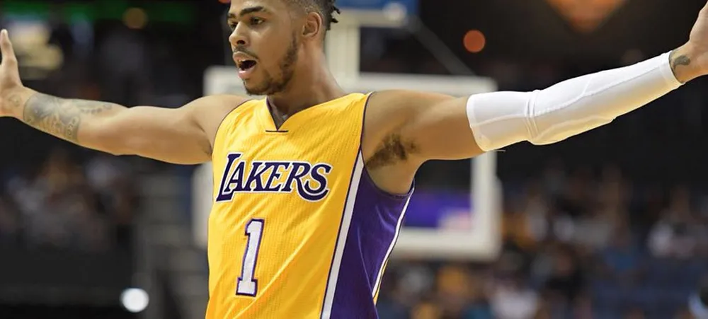Russell marca 33 e Lakers vence Nuggets