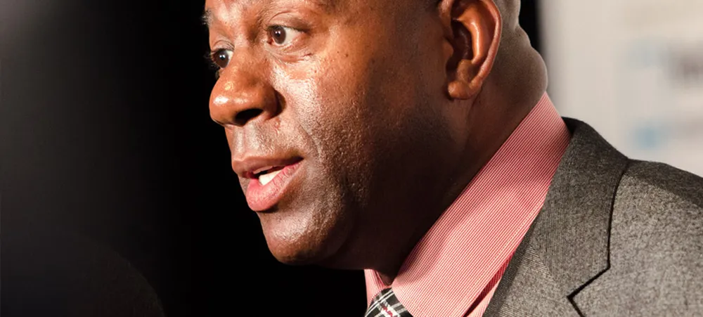 Magic Johnson não é mais vice-presidente honorário do Lakers