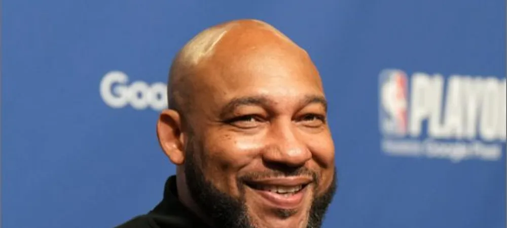 NBA: Pivô do Bucks teria interesse em jogar pelo Lakers para se reunir com Darvin Ham