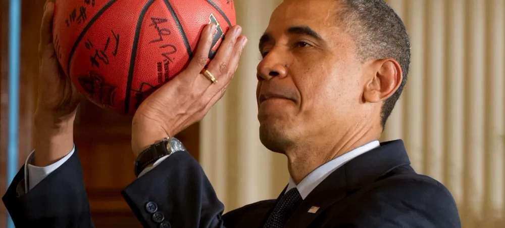 Barack Obama revela seu time dos sonhos da NBA sem lendas do Lakers