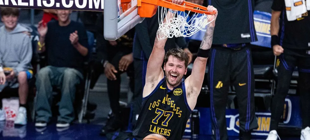 Doncic, LeBron e até JJ Redick fazem história em vitória do Lakers