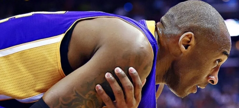 Kobe Bryant vai passar por operação no ombro
