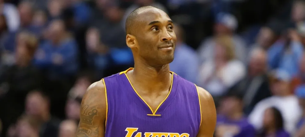 Kobe arremessa pela primeira vez após cirurgia