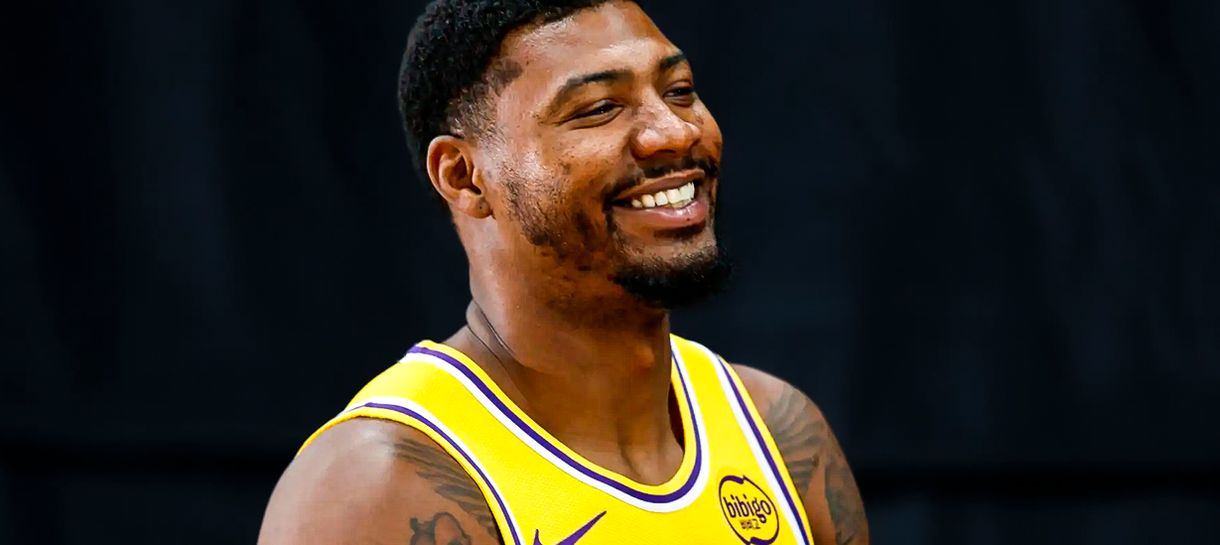 Lakers se aproxima da força máxima na pré-temporada