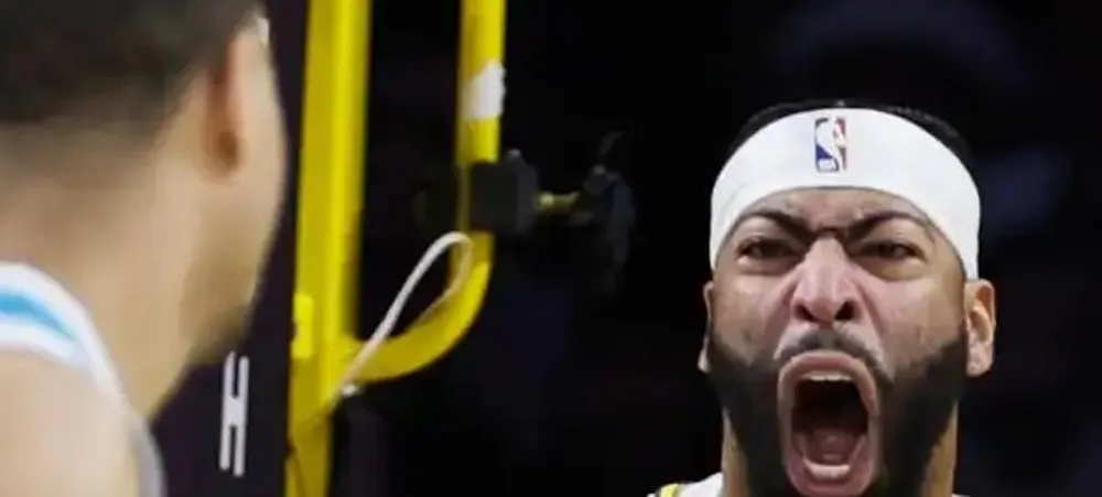 Lakers vence Hornets e termina série na estrada com saldo positivo