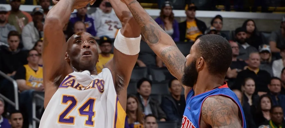 Lakers vence Pistons com Kobe perto de triplo-duplo