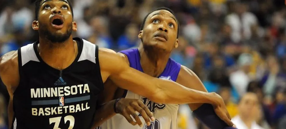 Lakers assina com Upshaw por dois anos