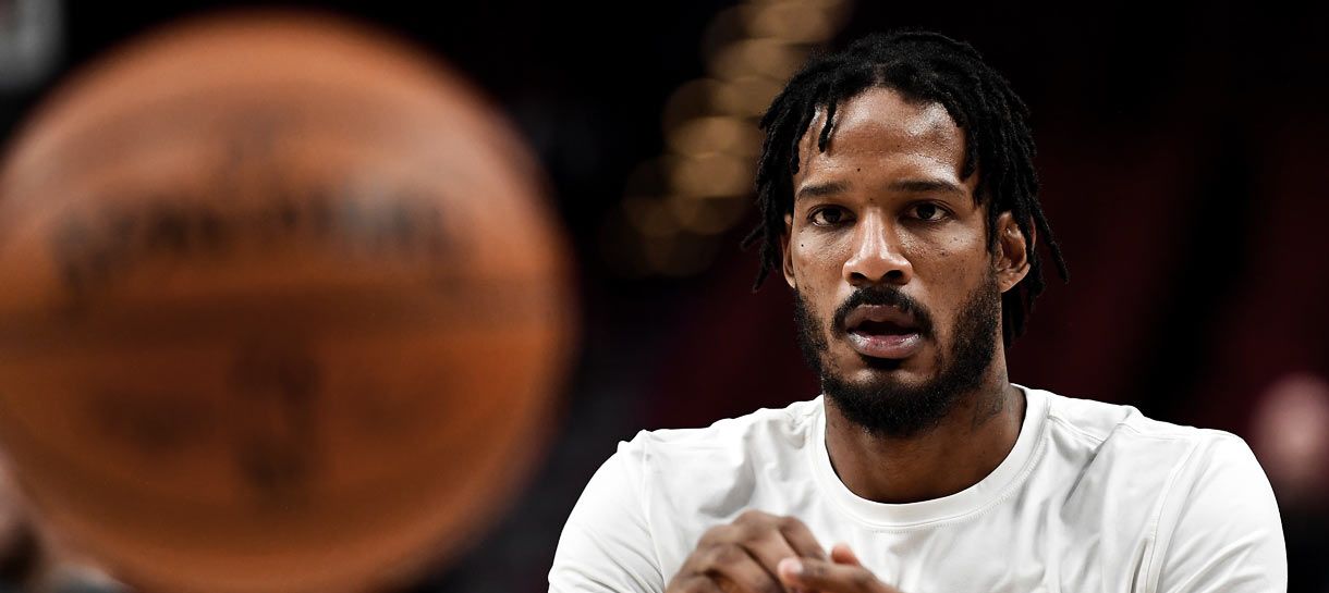 3 candidatos a dispensa que podem ajudar o Lakers