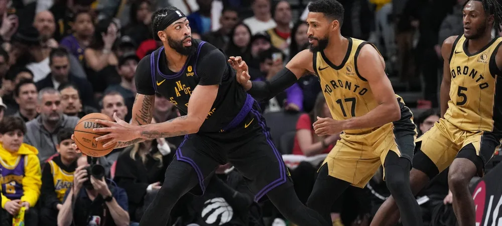 Lakers vence Raptors com facilidade com atuação absurda de arremesso de três pontos