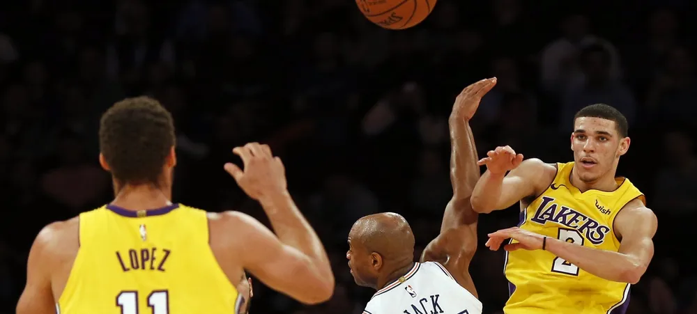 Lonzo Ball e Brook Lopez estão de volta aos treinos