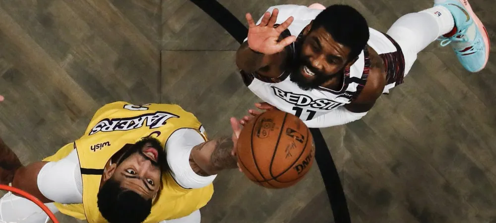 NBA: LeBron James faz comparação entre Anthony Davis e Kyrie Irving
