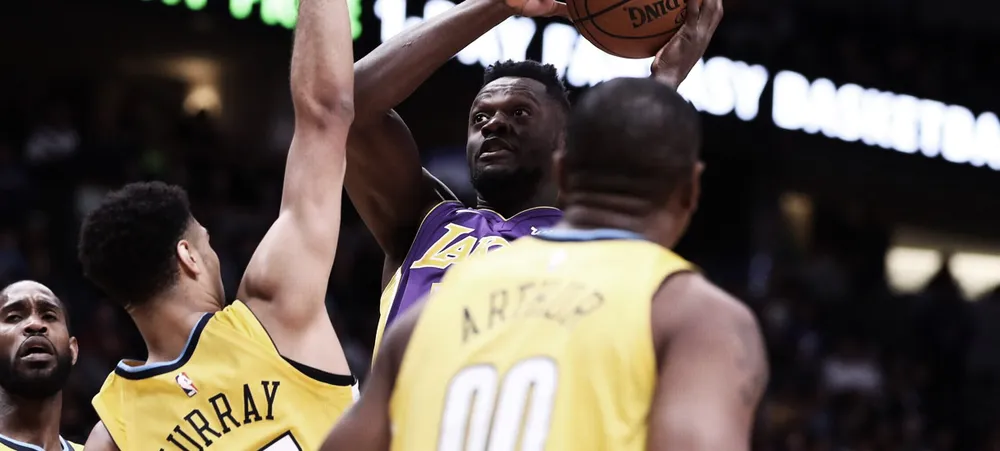 Lakers erra muito no fim e cai para Nuggets em Denver