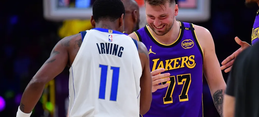 Luka Doncic reage a dura lesão de Kyrie Irving