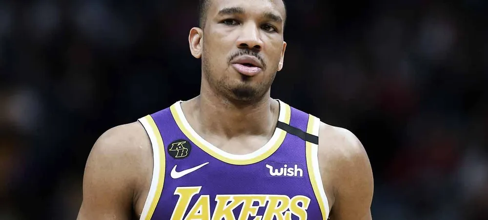 NBA: Ex-armador do Lakers fecha com o Warriors