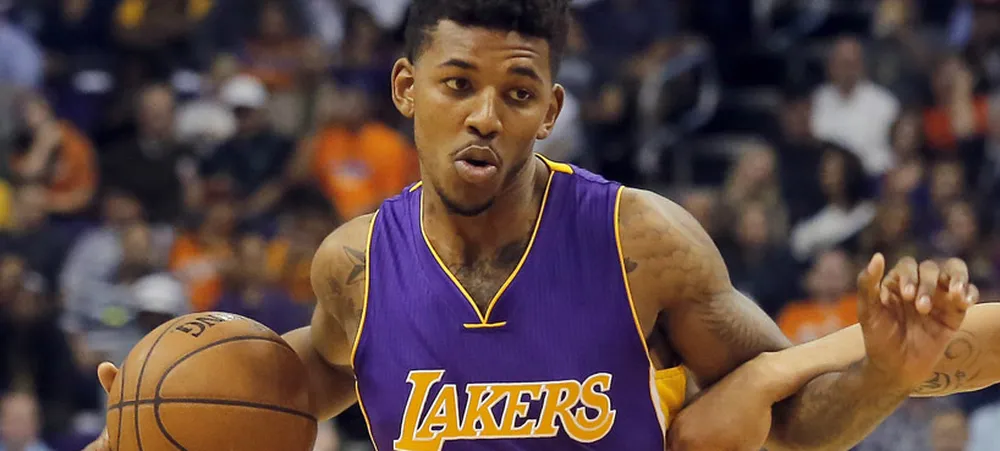 Sem Kobe, Lakers encara Suns em Phoenix