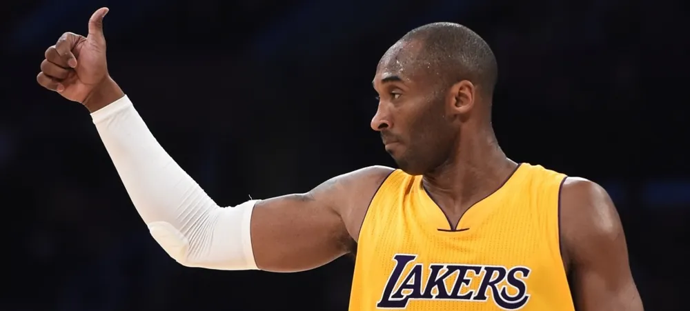 Kobe e Clarkson treinam normalmente
