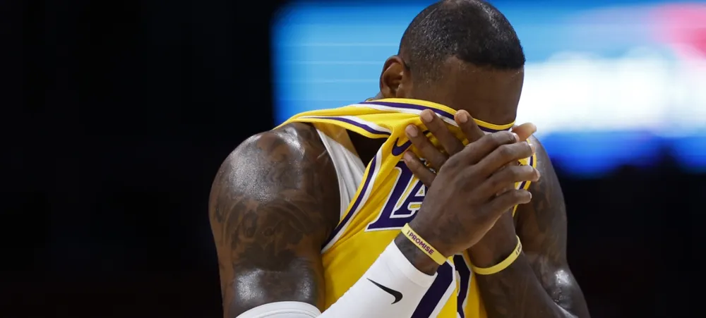 LeBron James revela como tratou a doença que o deixou fora de quadra no fim de semana