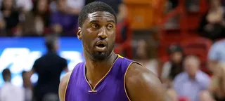 Lakers procura um time de “playoff” para trocar Roy Hibbert