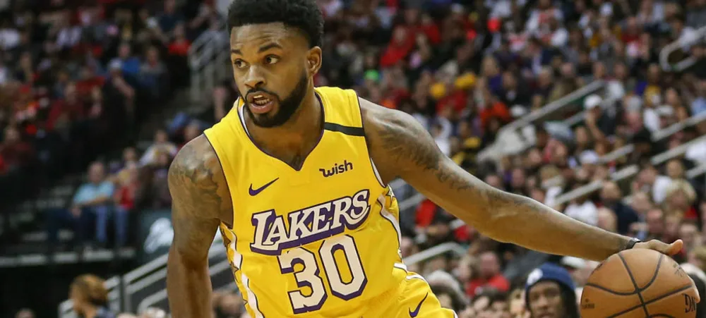 Lakers dispensa Troy Daniels e já conversa com substitutos