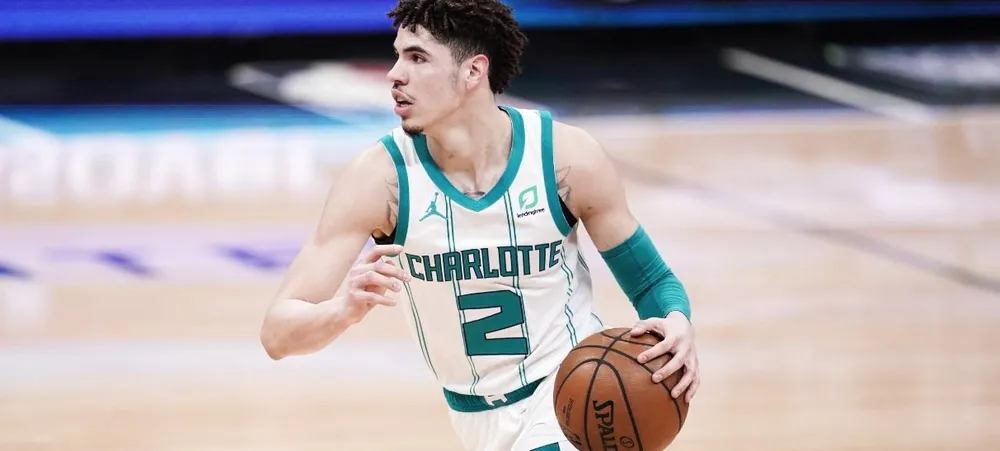NBA: LaMelo Ball reage a expectativa de enfrentar LeBron James pela primeira vez