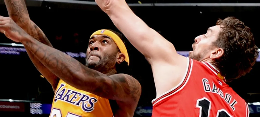 Lakers vence o Bulls após duas prorrogações