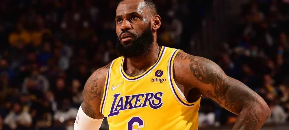 NBA: LeBron James vai optar por assinar um novo contrato com o Lakers essa semana?