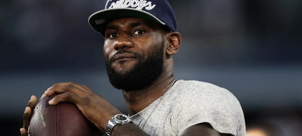 NBA: LeBron James teria avaliado jogar pela NFL