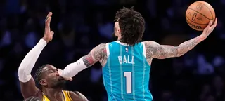 Em crise, Lakers dá vexame contra o Hornets dentro de casa
