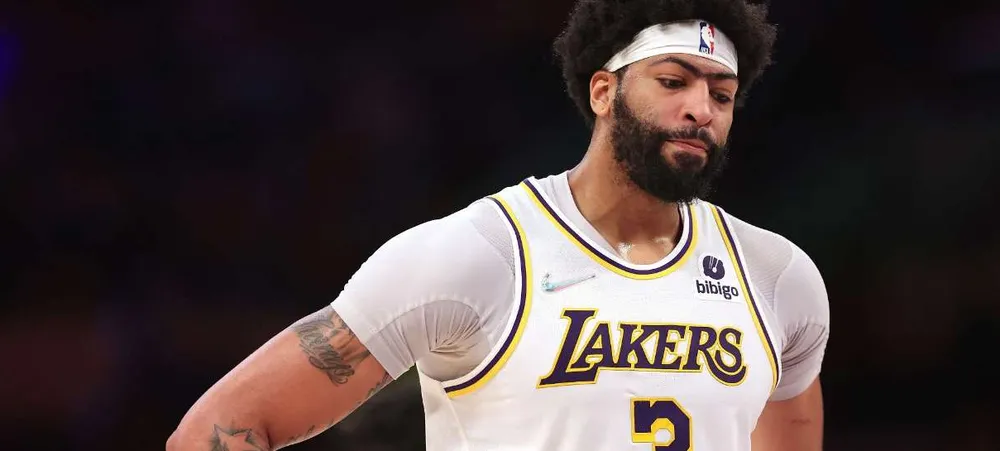 NBA: Anthony Davis reage a vídeo onde ele se lesiona no NBA2K23
