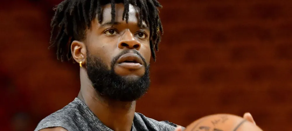 Lakers adquire Reggie Bullock em troca