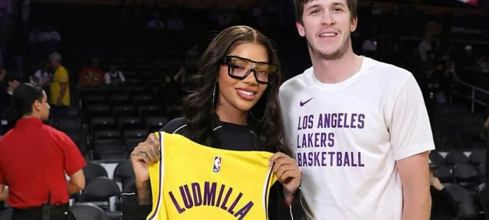 Ludmilla marca presença no jogo do Lakers e ganha camisa personalizada