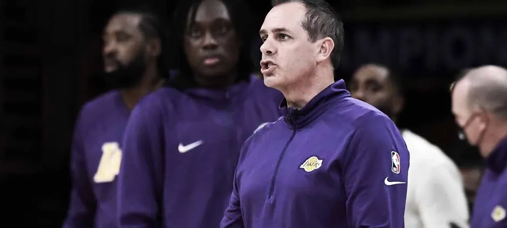 NBA: Lakers pode ter mudanças na escalação em breve