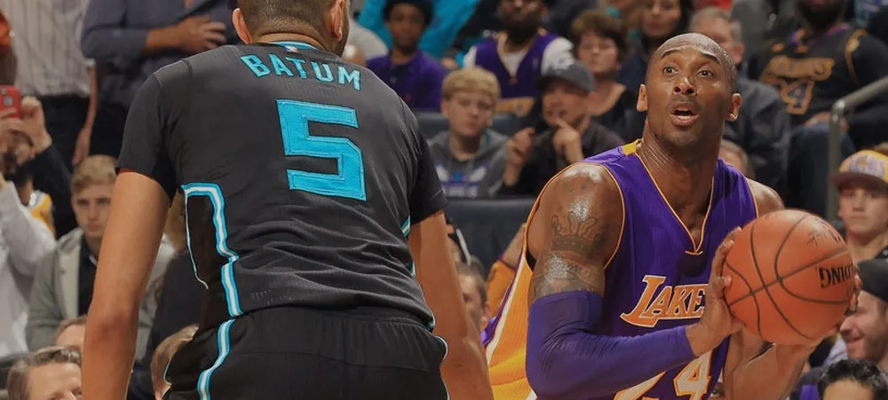 Lakers vai mal no fim e sofre nova derrota