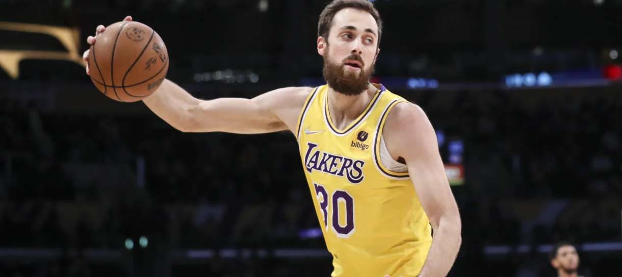 NBA: Lakers dispensa três jogadores rumo ao início da temporada