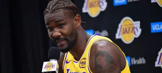 Deandre Ayton manda recado afiado após vitória dominante do Lakers