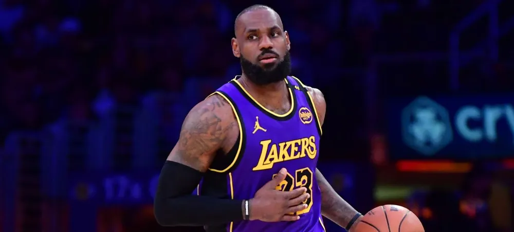 Jogo contra o Pelicans é mais uma noite histórica para LeBron James