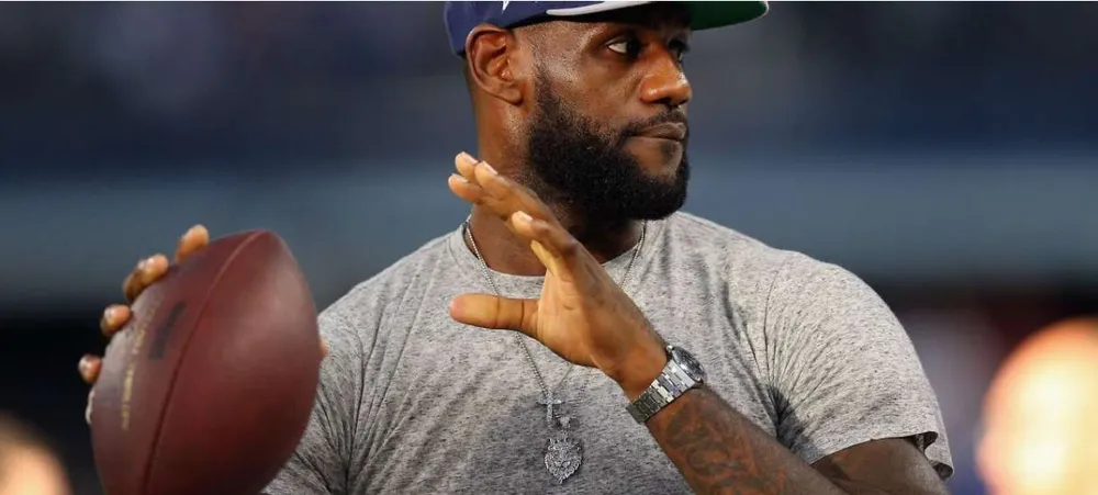 NBA: LeBron James recebe novo convite para jogar na NFL
