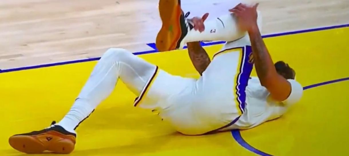 Lakers revela situação de Anthony Davis após lesão na vitória contra o Warriors