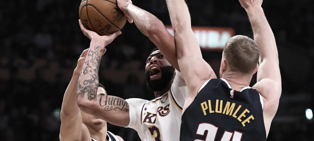 Lakers joga mal no segundo tempo e perde terceira seguida