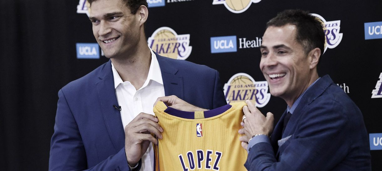 Qual o futuro de Brook Lopez com o Lakers?