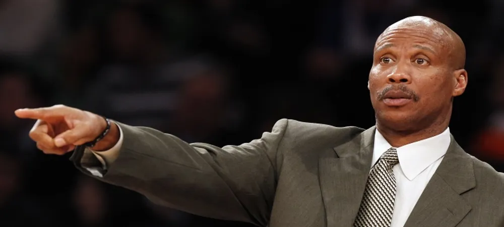 Byron Scott revela o time titular