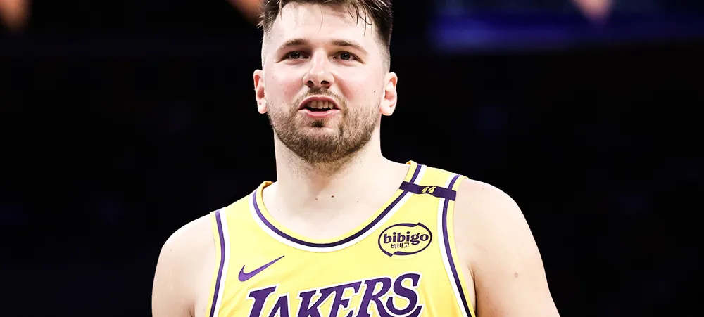 Flagra! Luka Doncic dispara xingamento pesado em sérvio contra juiz