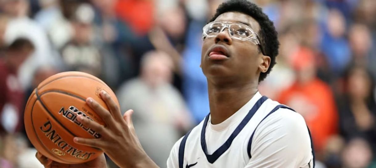 Formado! Bryce James termina colegial com médias promissoras no basquete